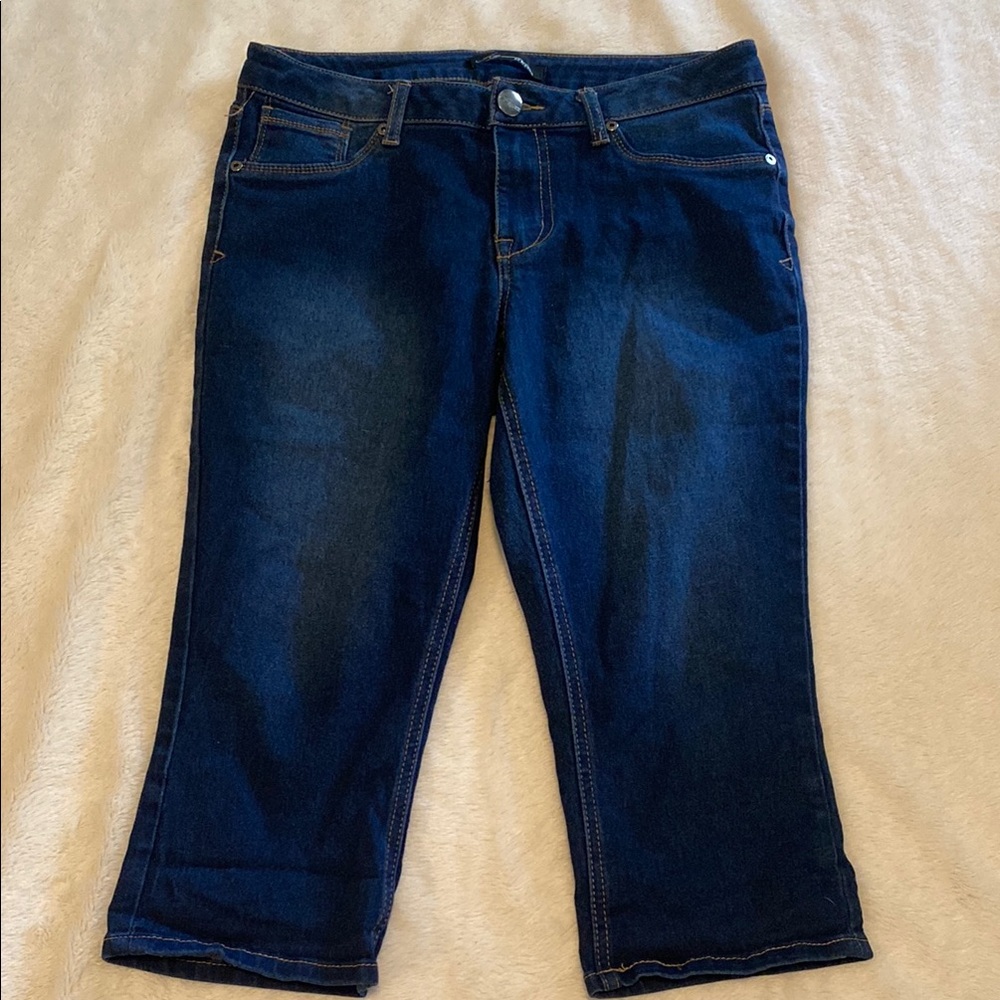 Blue Ankle Cropped Jeans with Classic Denim Wash